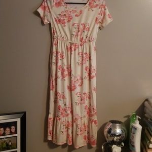 Floral dress with ruffle